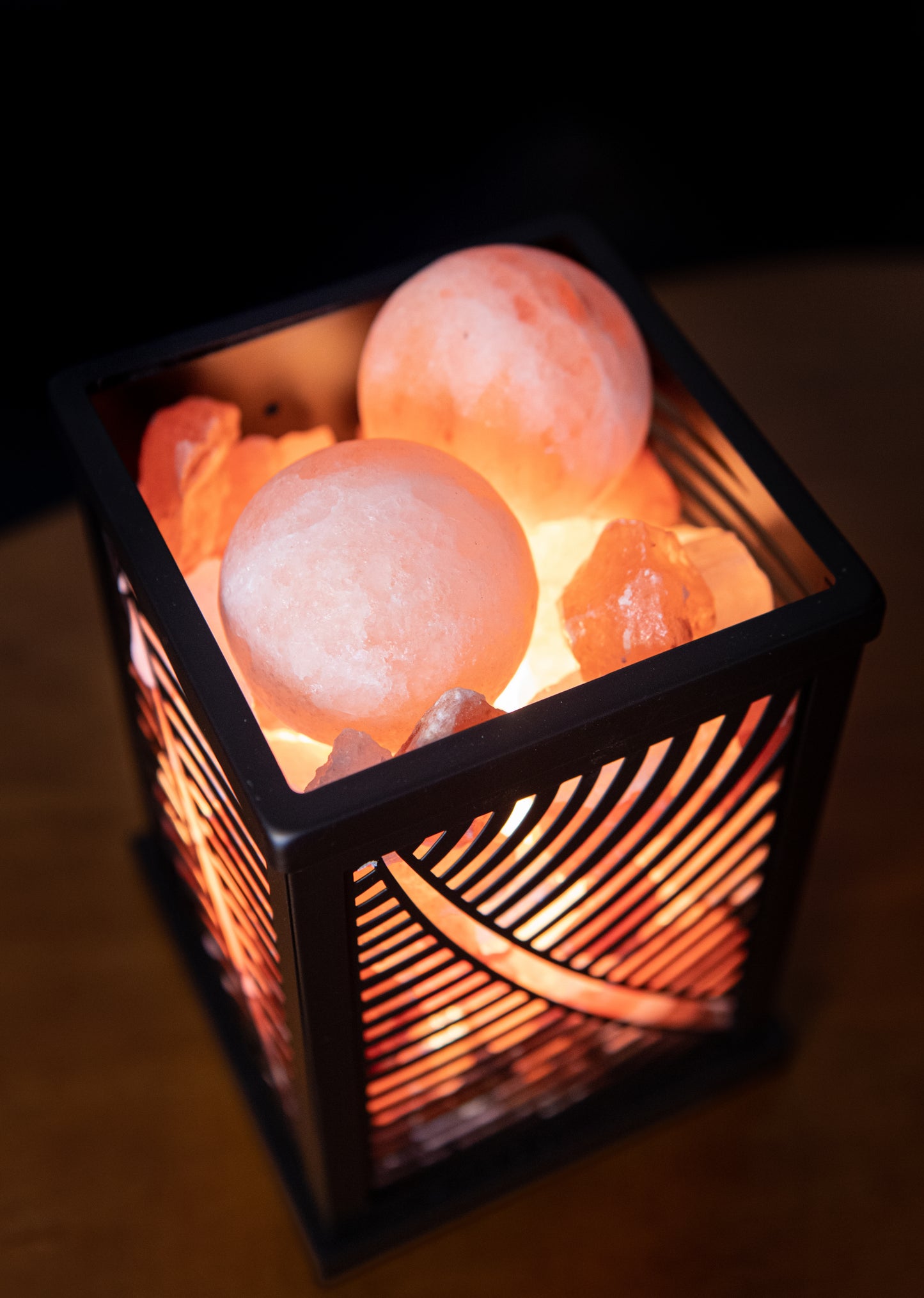 Iron Leaf Himalayan Salt Lamp (With 2 Massage Balls)