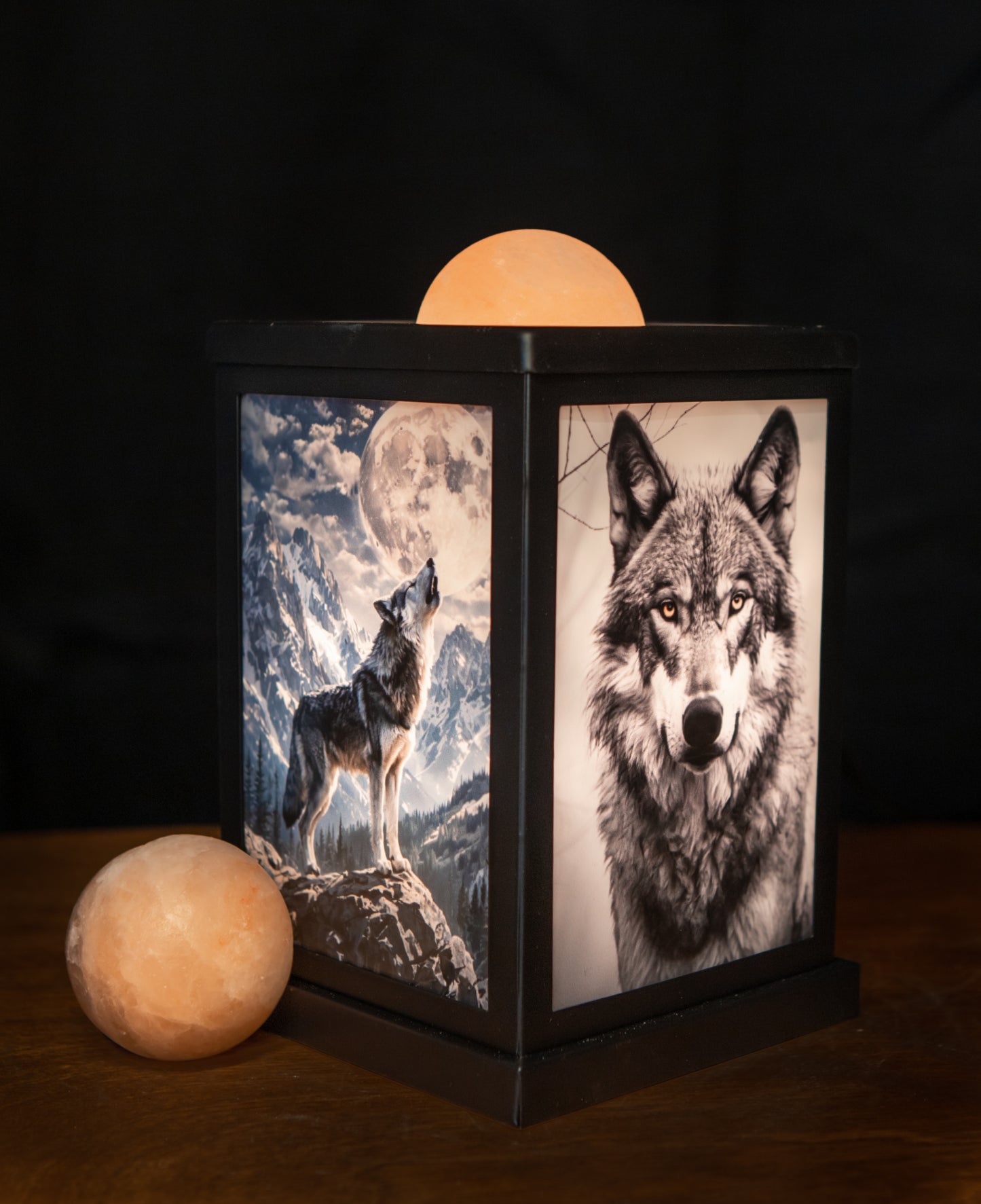 Wolf- Himalayan Salt Therapy Lantern  (with 2 massage balls)