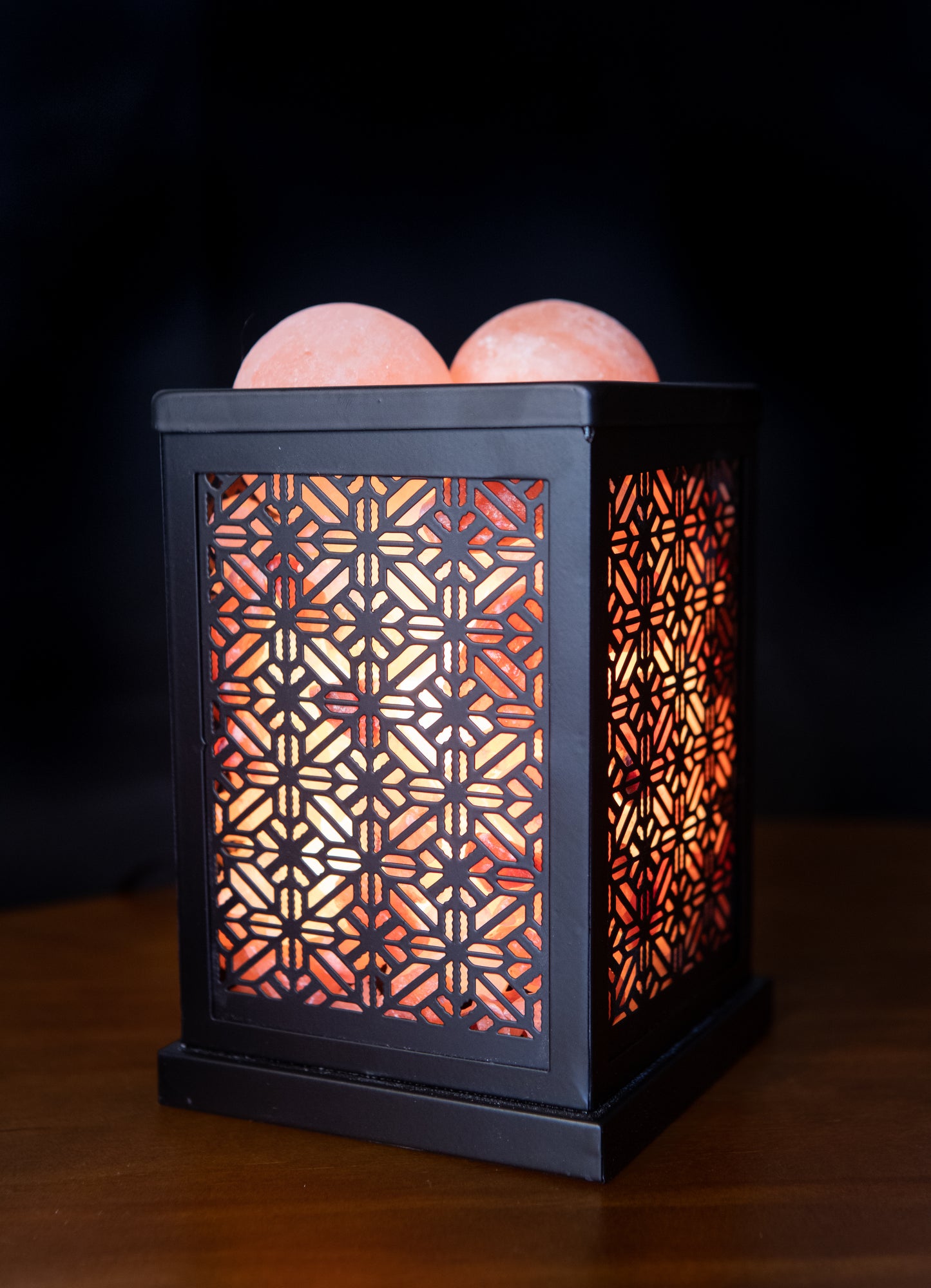 Iron Lattice Himalayan Salt Lamp (With 2 Massage Balls)