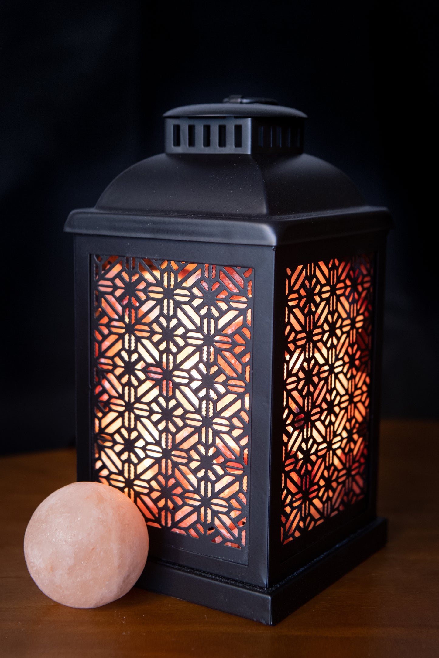 Iron Lattice Himalayan Salt Lamp (With 2 Massage Balls)