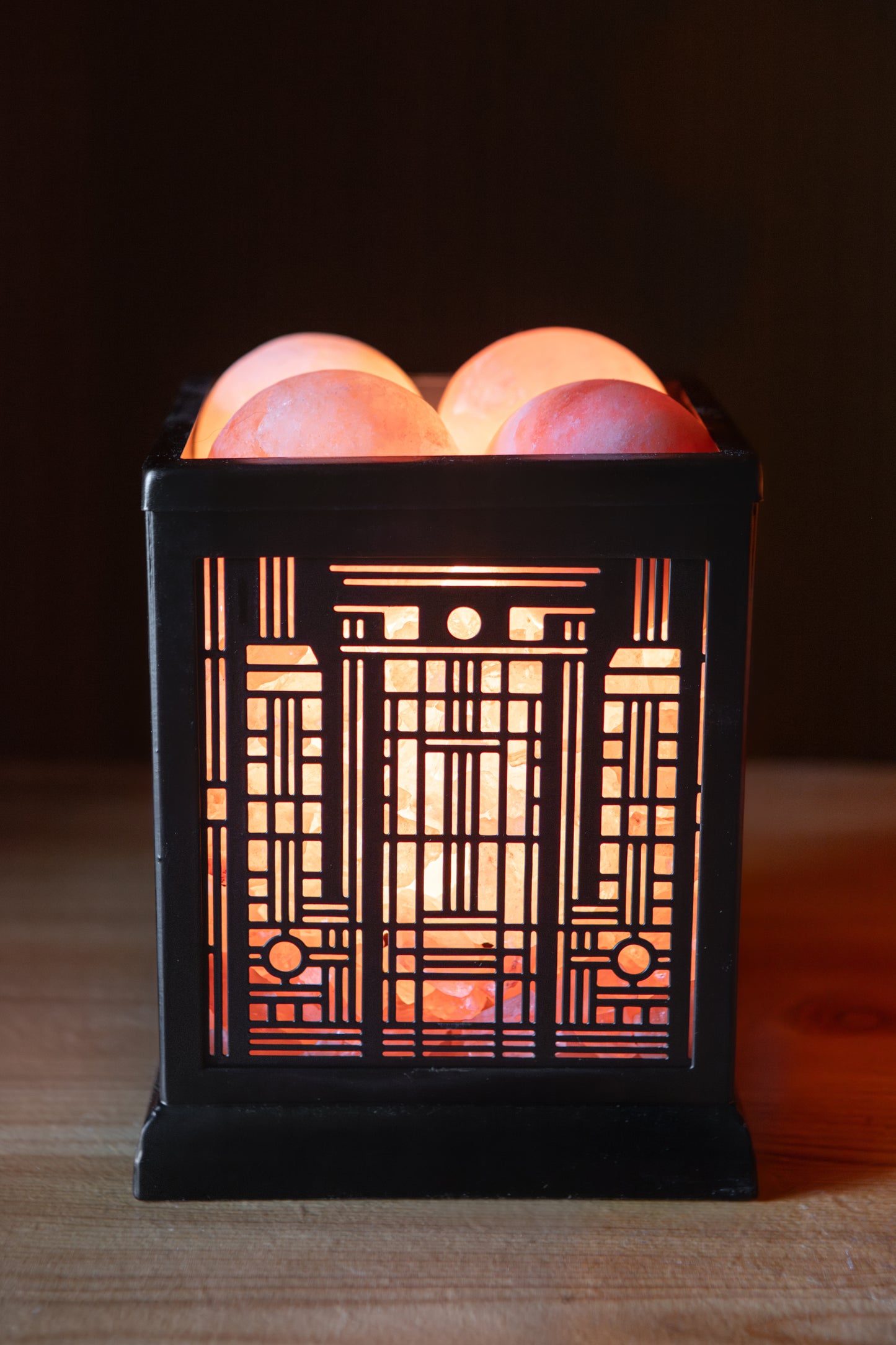 Deco Modern - Himalayan Salt Therapy Lamp (with 4 massage balls)
